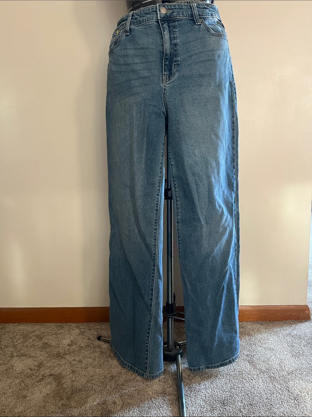 No Boundaries Wide-Leg Denim Jeans in Blue